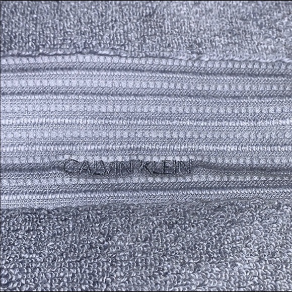 Calvin Klein 100% Cotton Luxurious Bath Towel - Picture 14 of 16